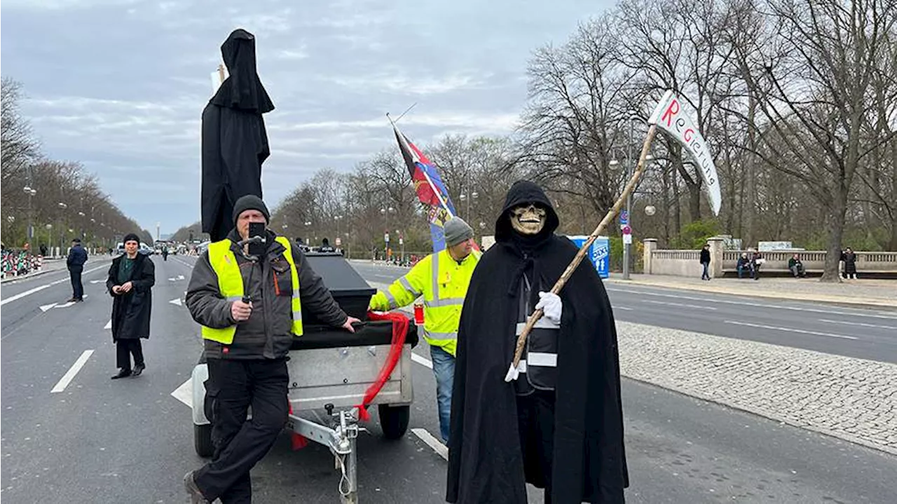 Немецкие фермеры вышли на акцию протеста в центре Берлина