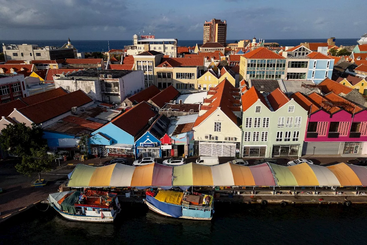 Le pittoresque marché flottant de Curaçao renaît avec la réouverture des frontières avec le Venezuela