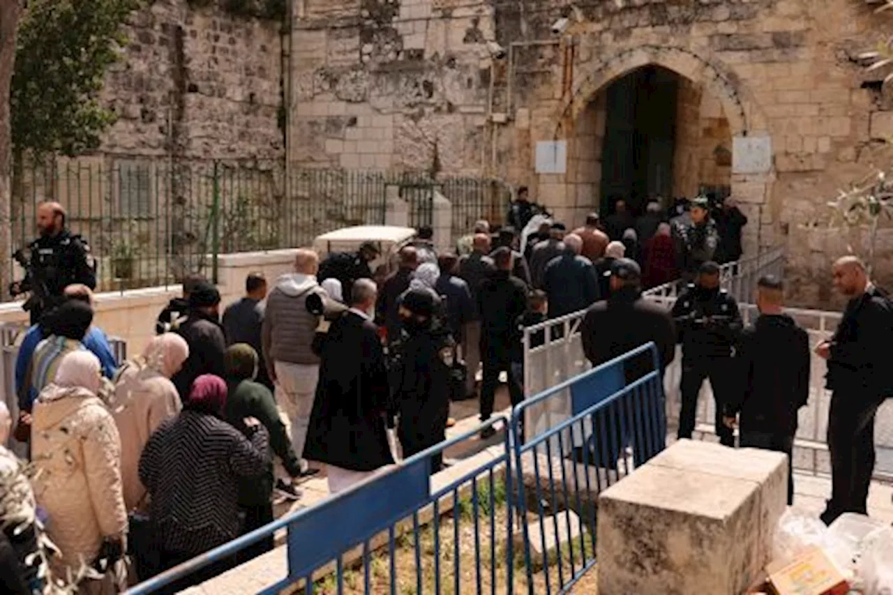 Salat Jumat di Al-Aqsa Yerusalem Dibayangi Perang Gaza