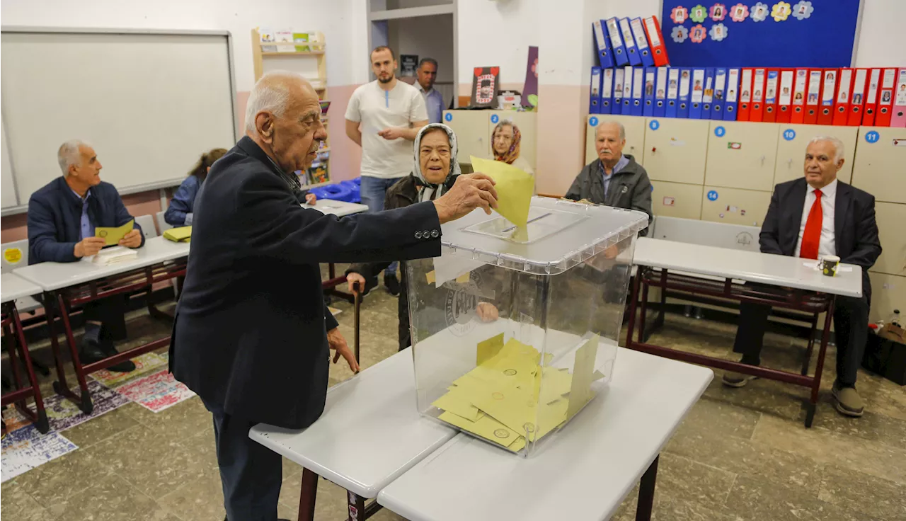 Why Isn't Migration a Big-Ticket Issue in Turkey's Municipal Elections?