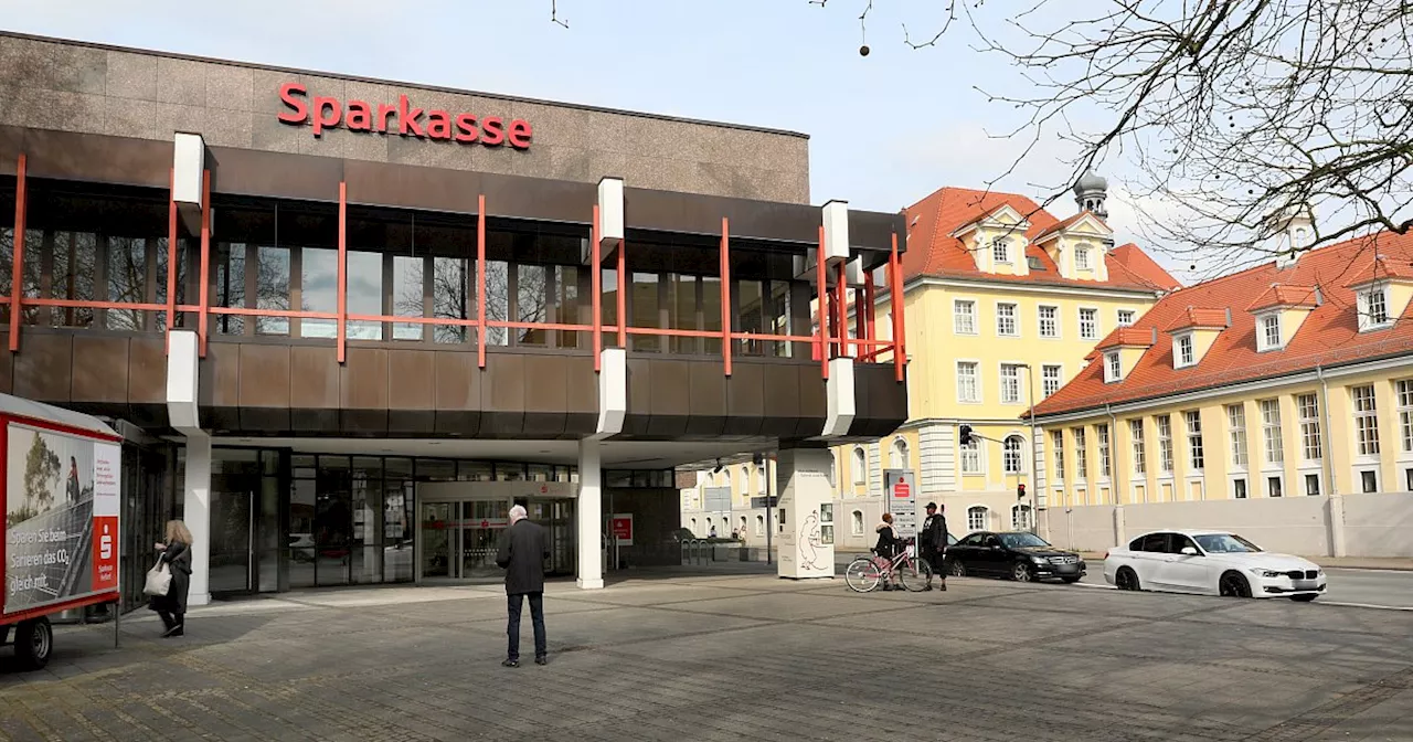 Kreis Herford will frühere Sparkassen-Zentrale mieten