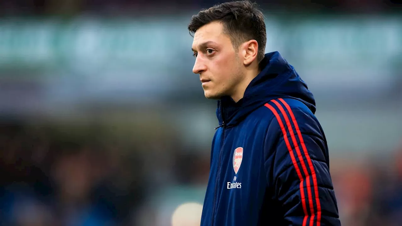 L'impresionnante transformation physique de Mesut Özil un an après la fin de sa carrière