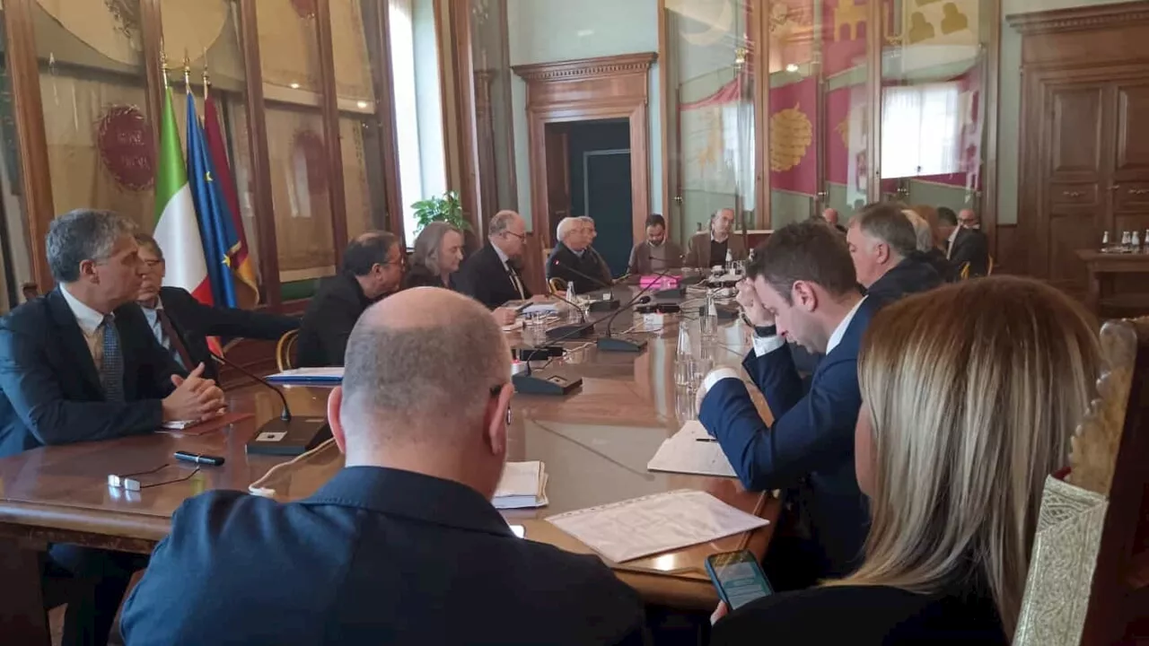 Sindaci contro il termovalorizzatore. Gualtieri li invita in Campidoglio, ma non placa la protesta