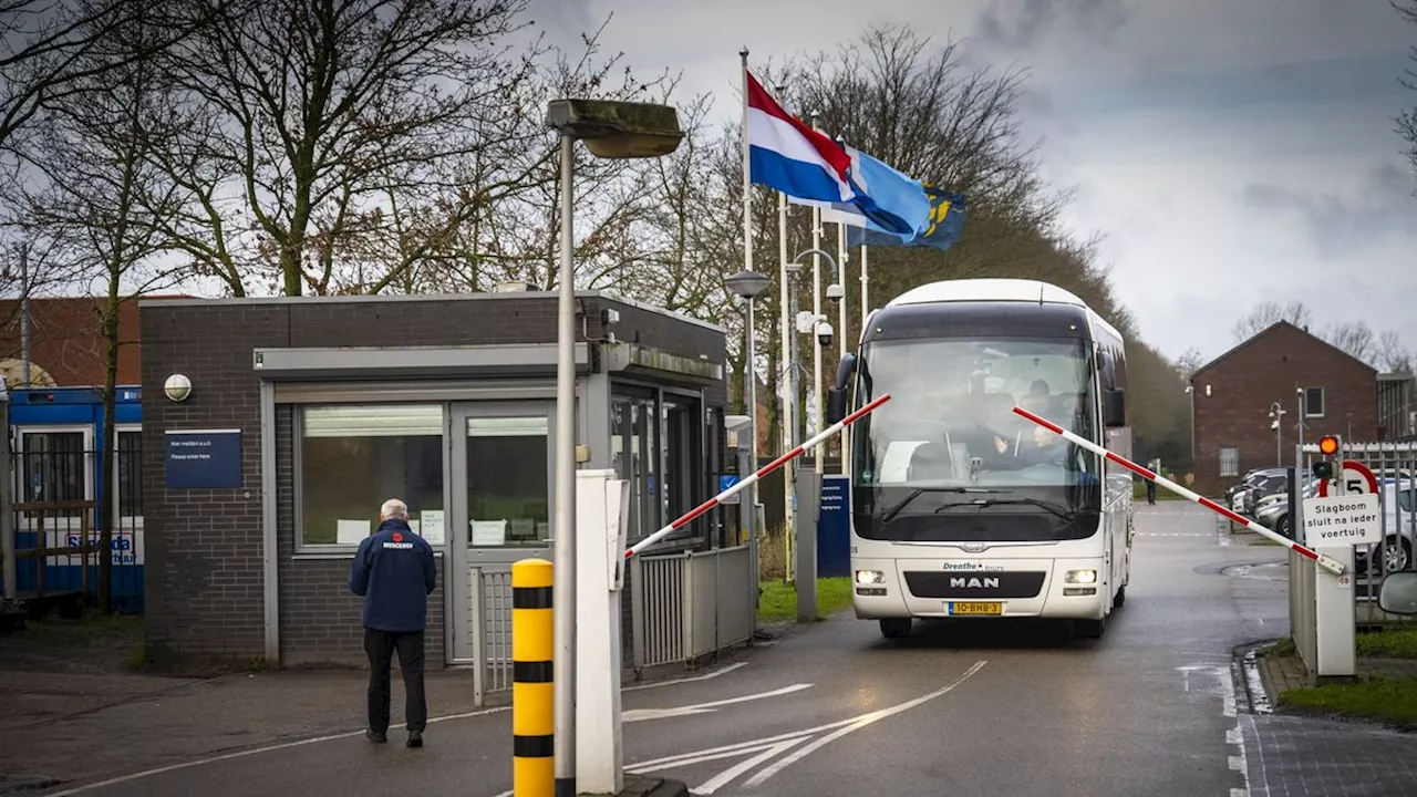 COA is al bijna kwart miljoen euro kwijt aan dwangsommen door te vol Ter Apel