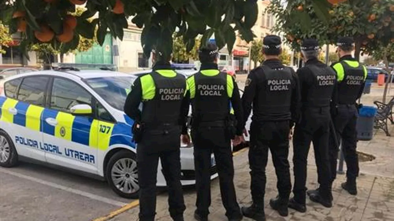 Una cadena de policías y sanitarios salva a un hombre con tres paros cardíacos en la calle