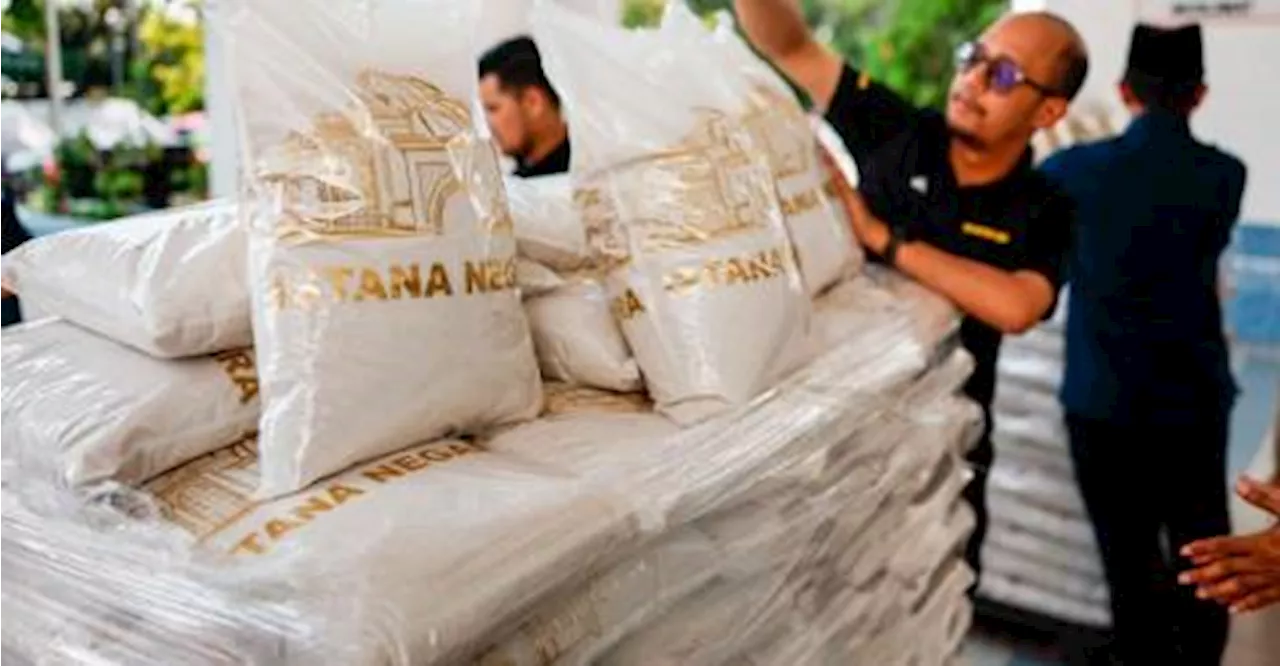 King donates 25,000 bags of rice to Kuala Lumpur asnaf