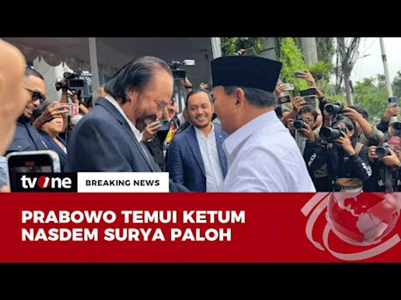 Sambutan Hangat Surya Paloh untuk Prabowo Subianto di NasDem Tower