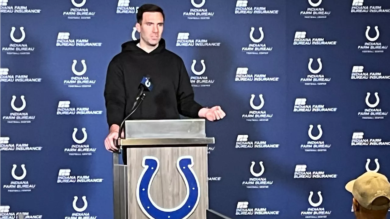 Colts officially sign quarterback Joe Flacco