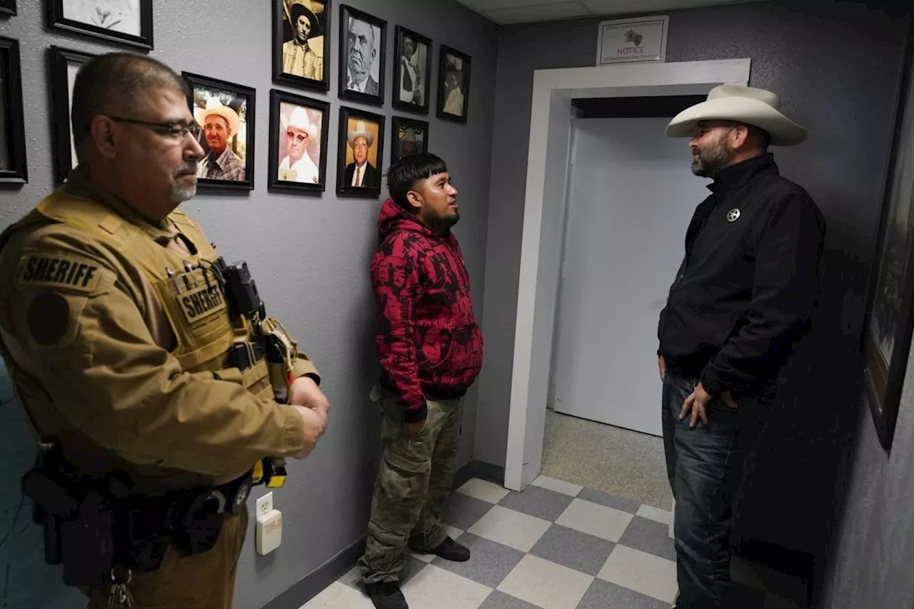 Law enforcement officials in Texas wonder how they will enforce migrant arrest law