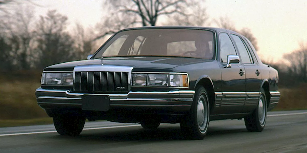 1990 Lincoln Town Car Signature Series: A Smoother Relic