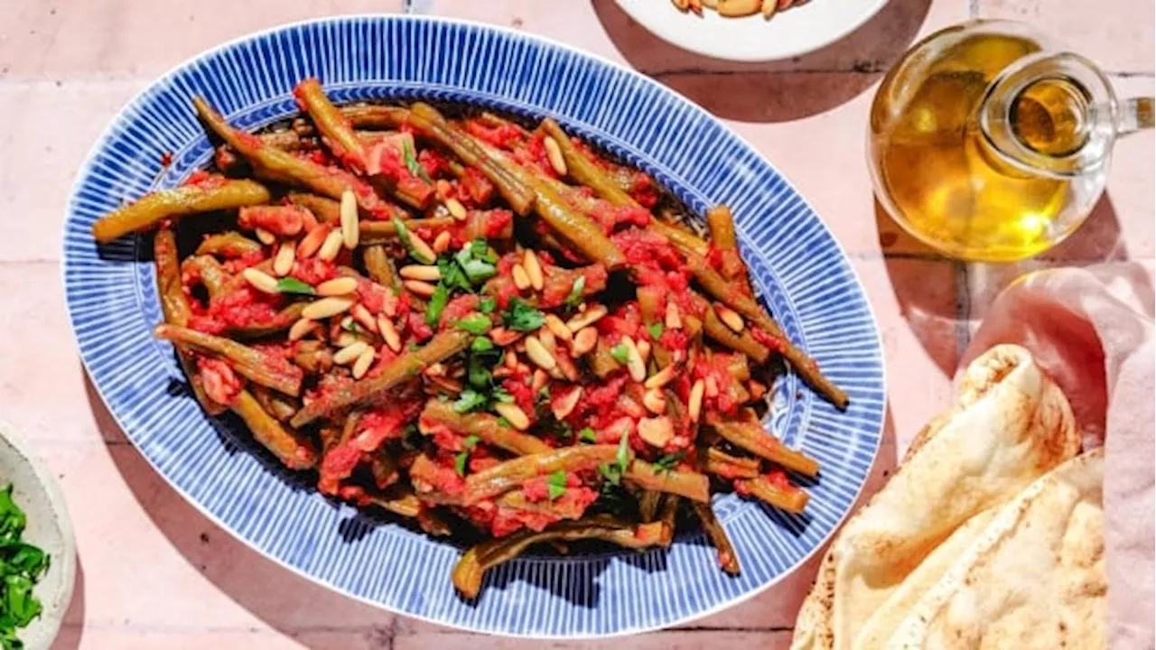 Loubia bil zeit: Green beans braised in tomatoes, garlic and olive oil