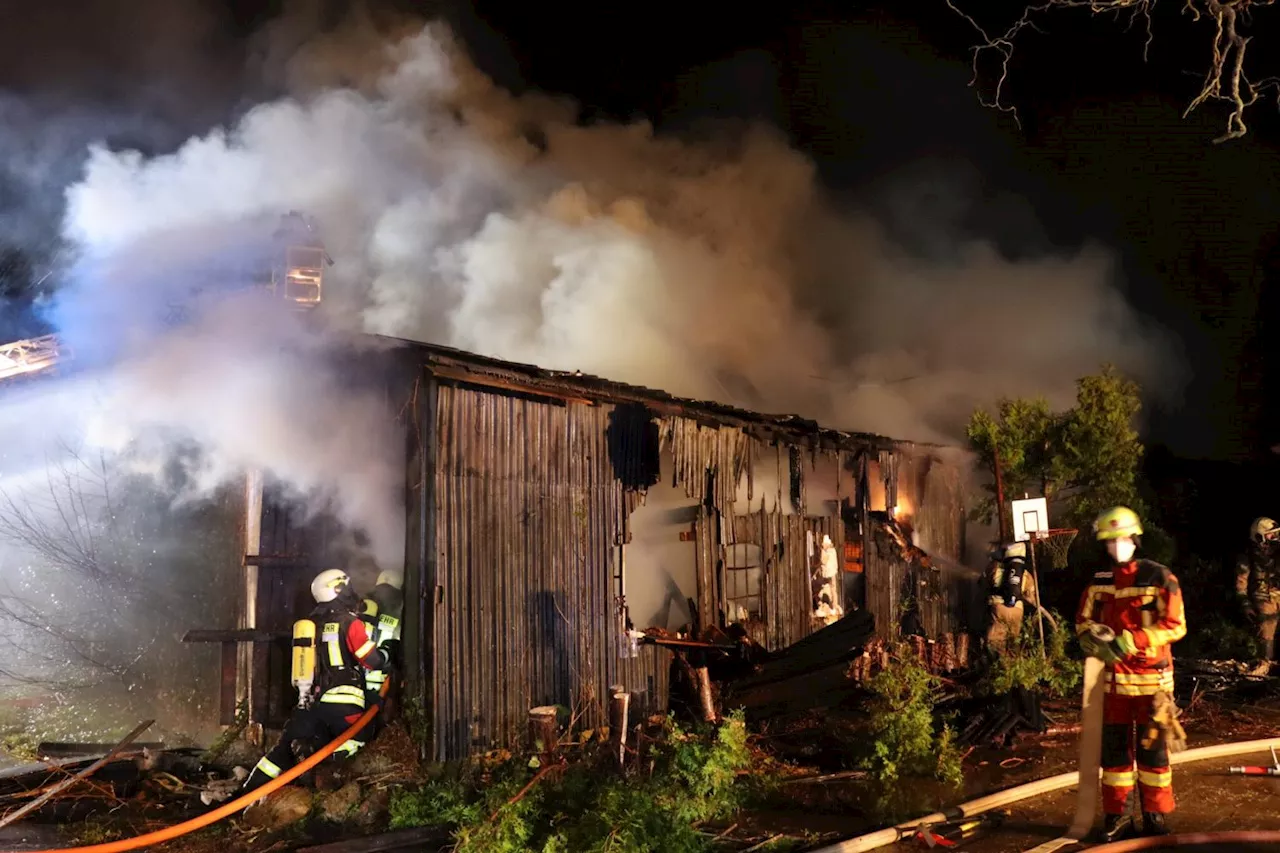 Feuer zerstört Einfamilienhaus in Oering