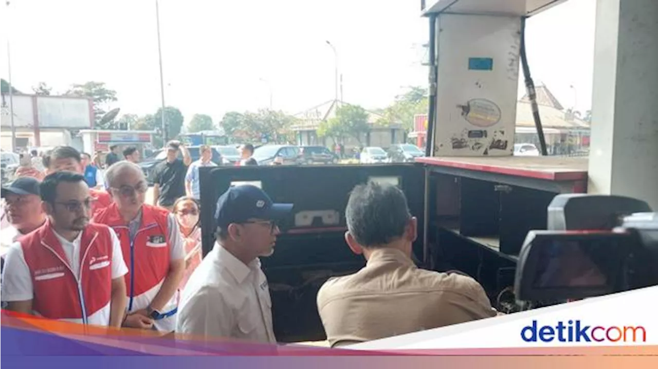 Zulhas Segel SPBU Curangi Meteran di Rest Area KM 42 Tol Jakarta-Cikampek