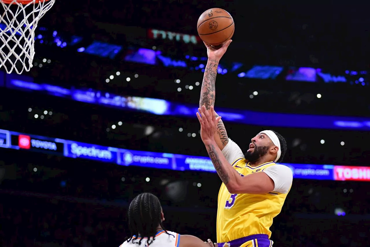 Anthony Davis leads Lakers to victory over 76ers