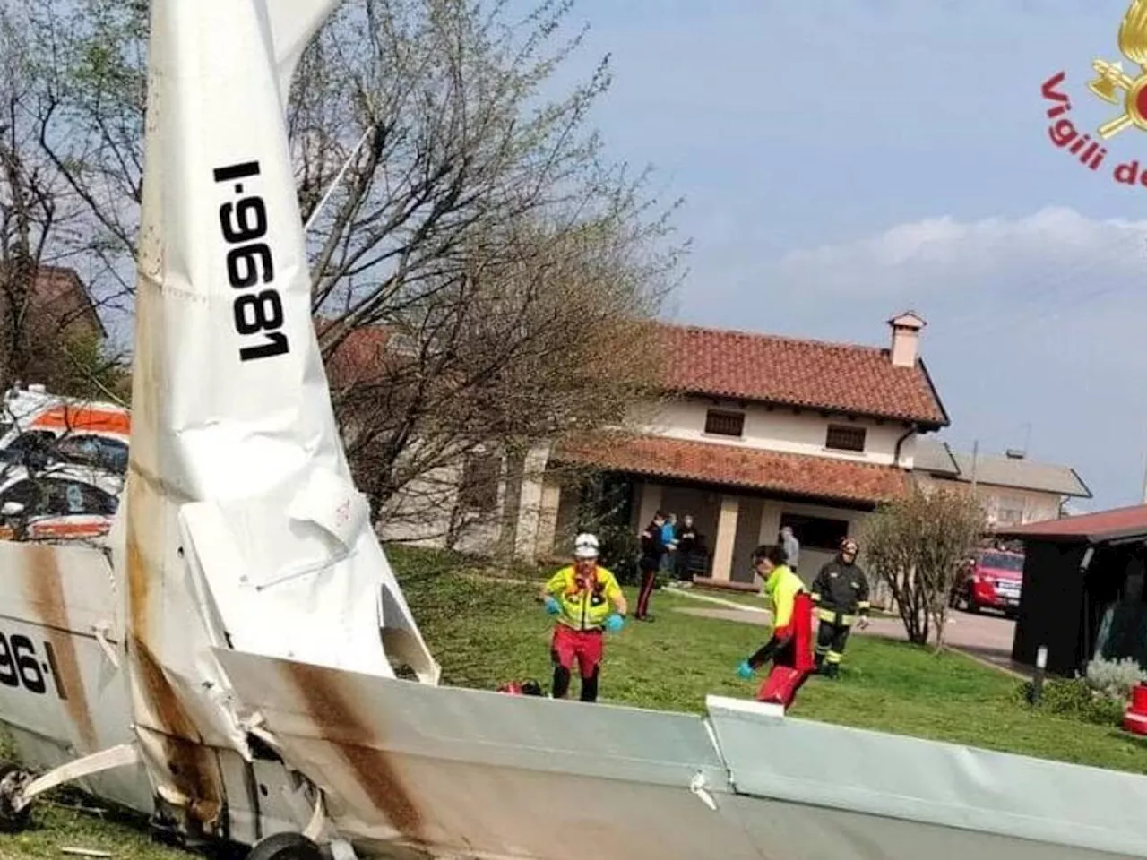 Treviso, ultraleggero si schianta nel giardino di una casa, muoiono marito e moglie