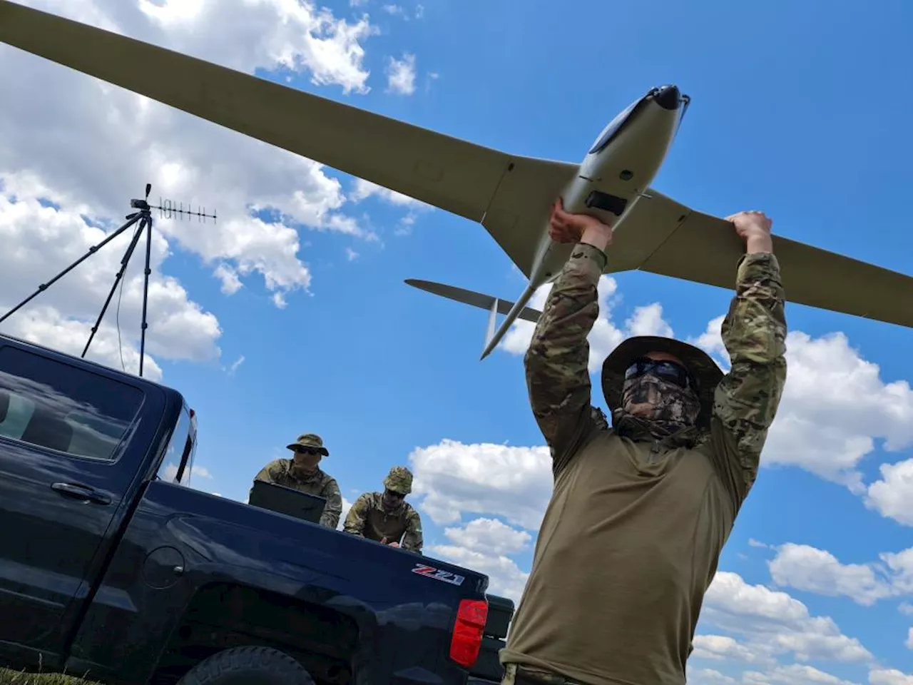 Jamming af signalet mellem drone og operatør