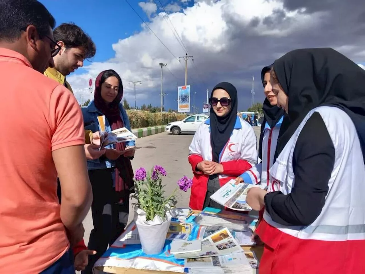 بهره‌مندی حدود ۳ هزار مسافر از خدمات نوروزی داوطلبان هلال‌احمر خراسان‌جنوبی