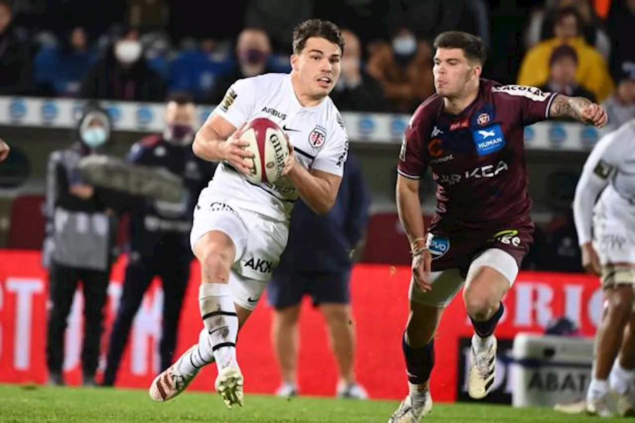 Avec Matthieu Jalibert titulaire et Antoine Dupont remplaçant pour UBB-Stade Toulousain