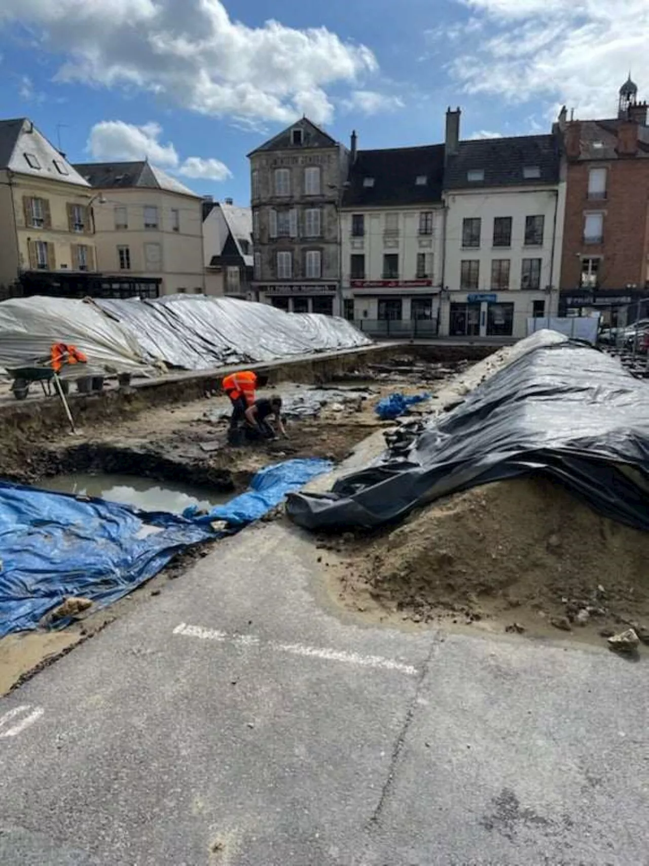 Château-Thierry : les fouilles archéologiques attirent curieux et passionnés d'histoire