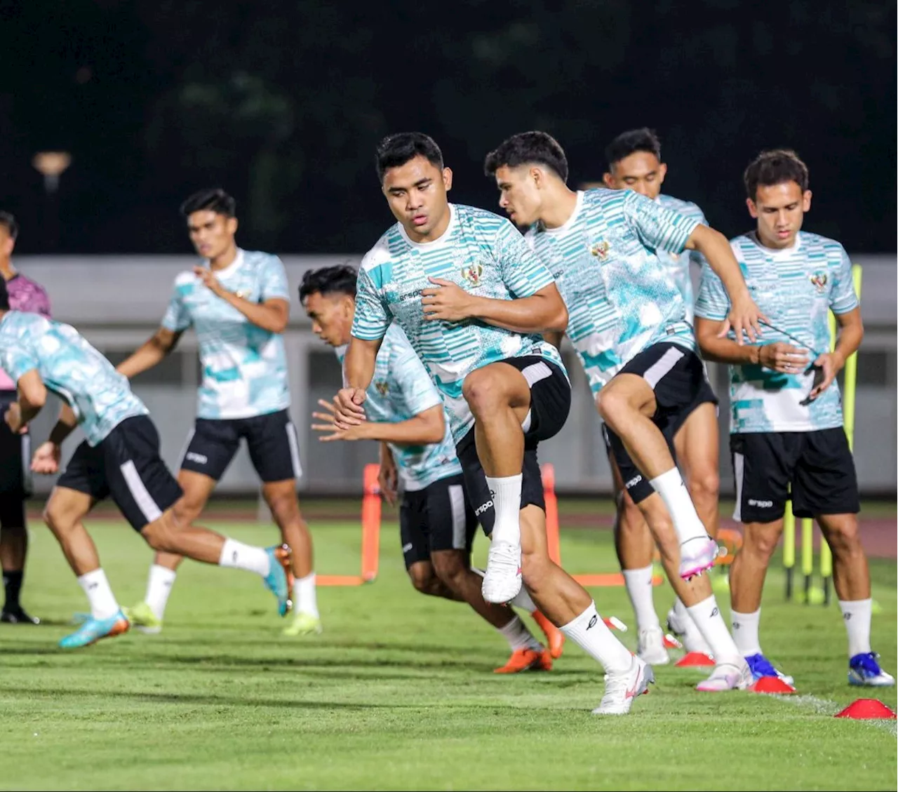 FOTO: Wajib Menang, Begini Semangat Timnas Indonesia Matangkan Kekuatan Lawan Vietnam