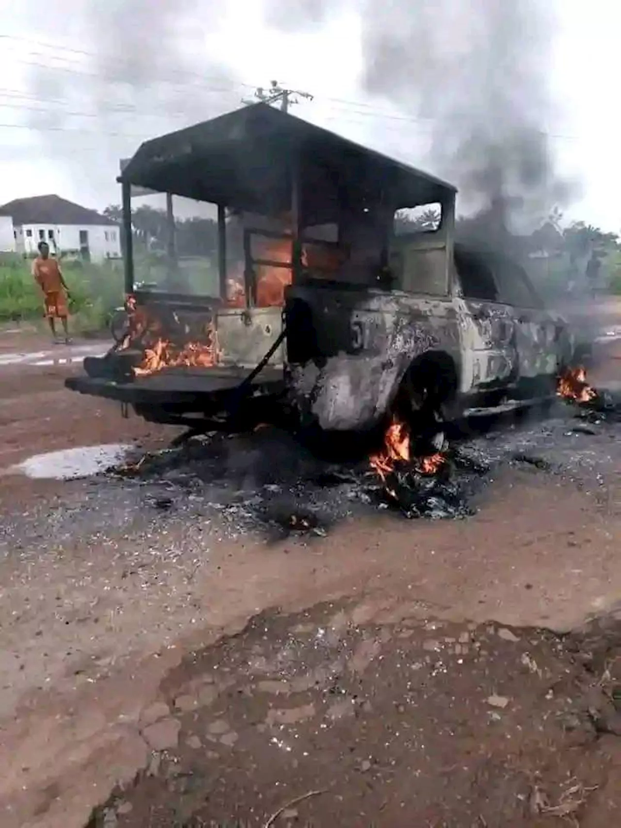 Unknown gunmen ambush and kill two police operatives in Imo state