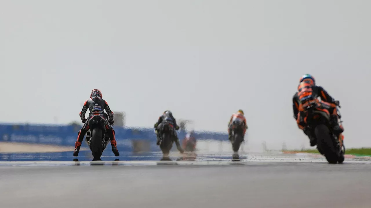 MotoGp, Vinales vince la sprint race in Portogallo: Marc Marquez secondo, Bagnaia è quarto