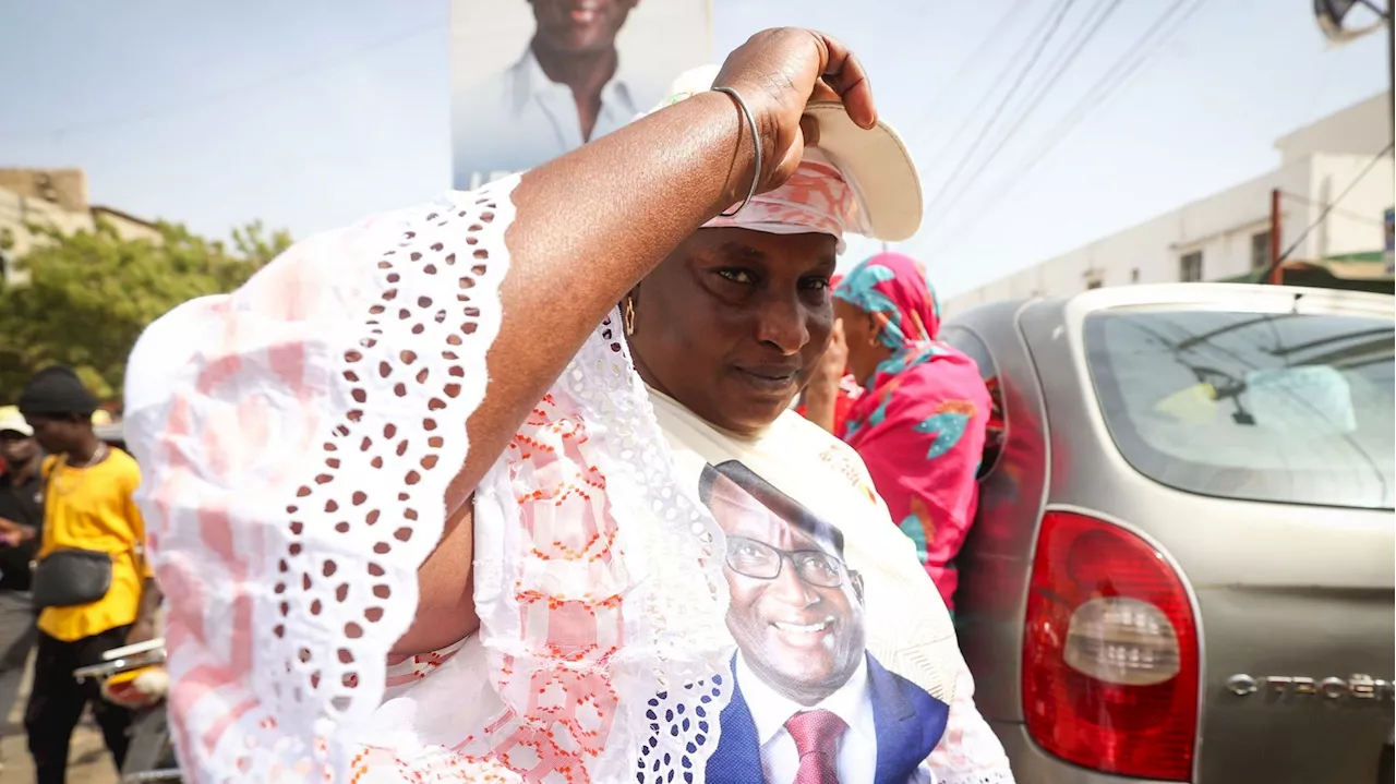 Présidentielle au Sénégal : 19 prétendants dont deux favoris pour une élection ' ouverte '