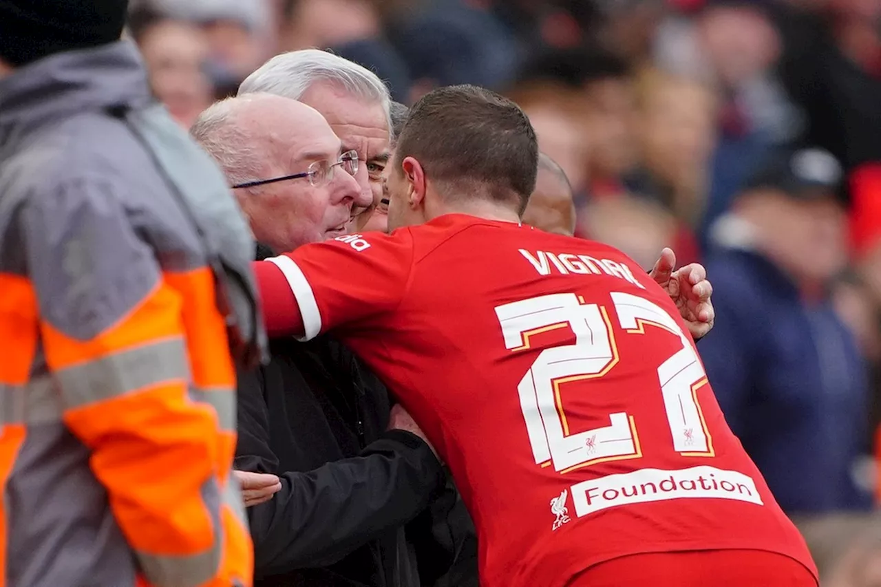 Ajax Legends op volgepakt Anfield onderuit tegen Liverpool Legends