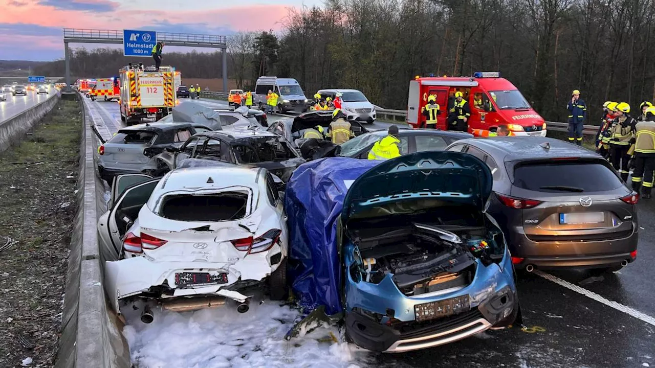 Massenkarambolage mit 40 Fahrzeugen nahe Würzburg: Zwei Tote