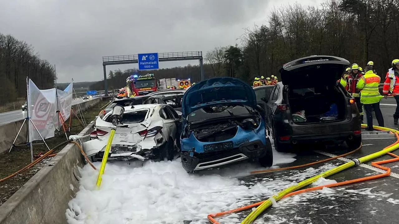 Unfall auf A3 bei Würzburg: Massenkarambolage mit zwei Toten