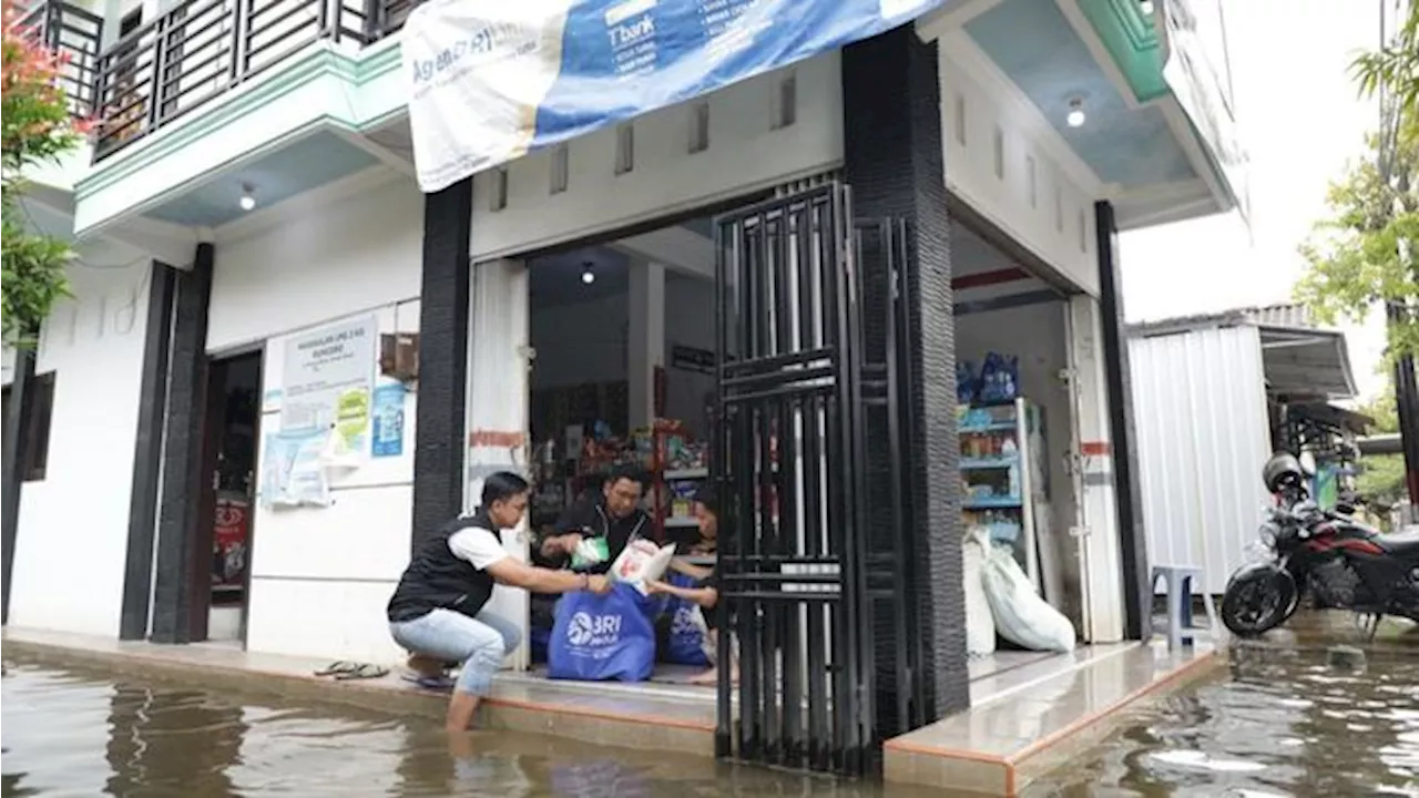 Tanggap Bencana Banjir Demak, BRI Peduli Salurkan Bantuan ke Warga