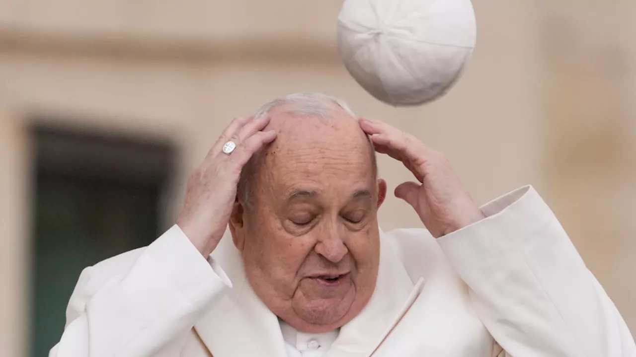 Photographer snags an unexpected image of Pope Francis