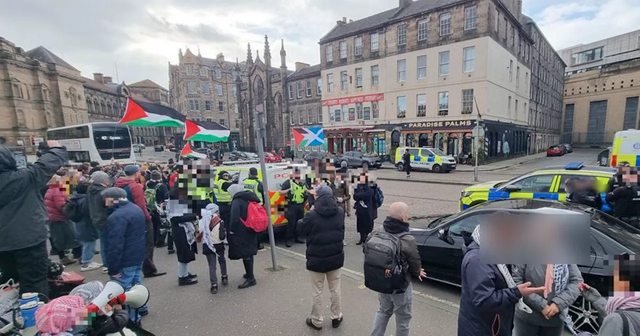 Pro-Palestine protestors 'swarm' police van during Edinburgh solidarity rally