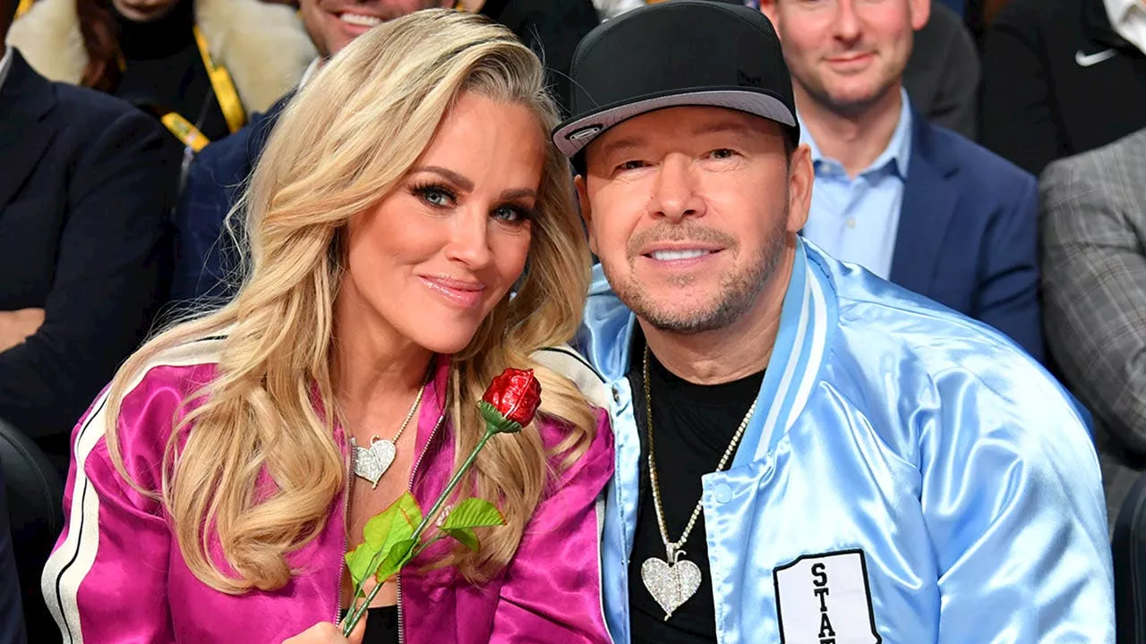 Jenny McCarthy says husband Donnie Wahlberg 'still gives me butterflies' with weekly romantic gesture