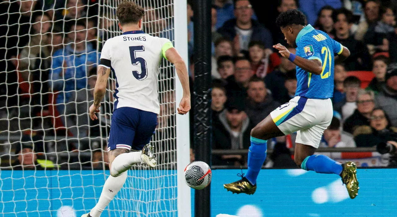 Endrick decide Inghilterra-Brasile a Wembley: primo gol con la Seleçao a 17 anni come Pelé