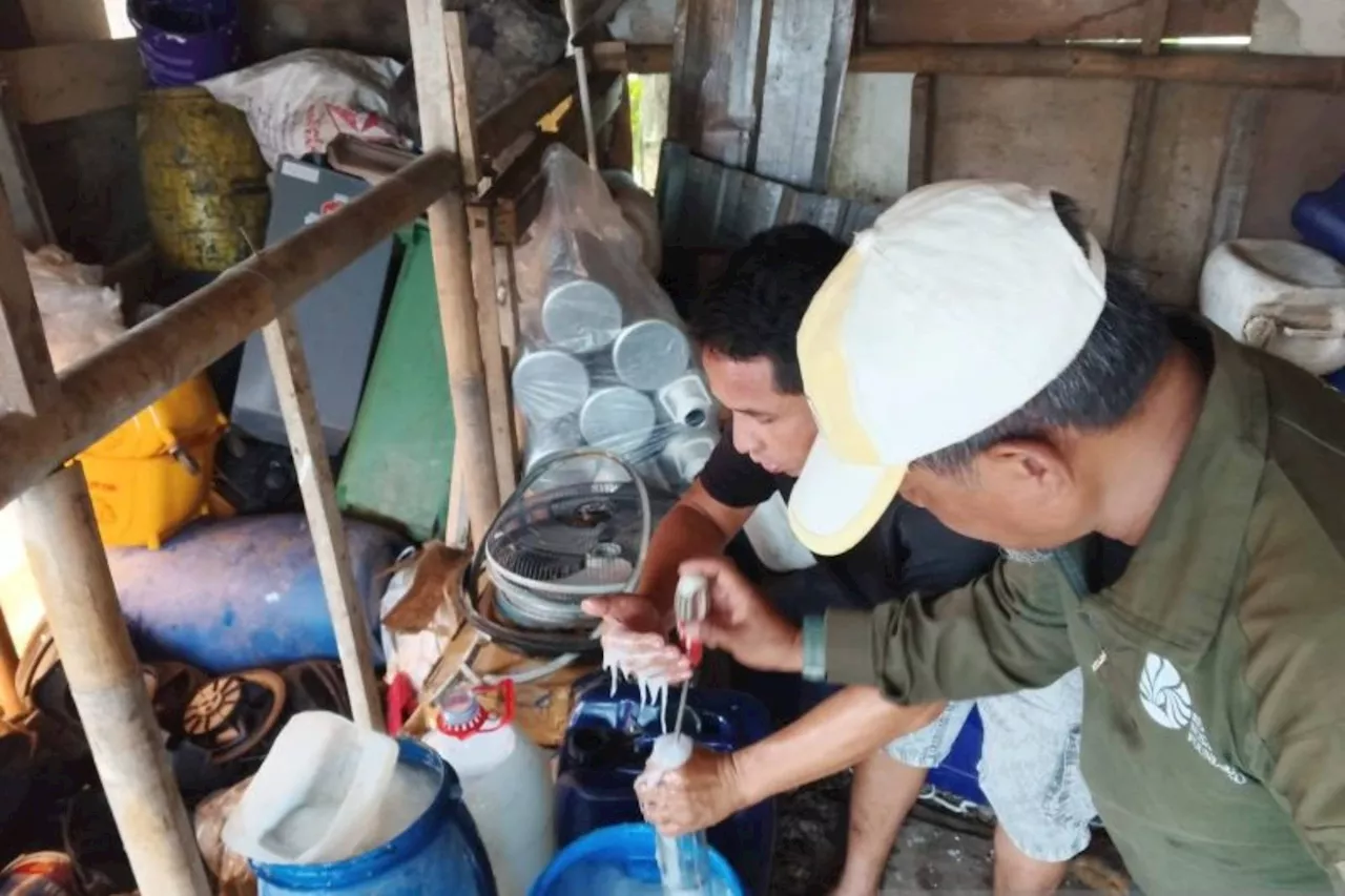 Sungai Ciliwung Tercemar, Berbuih, Bau