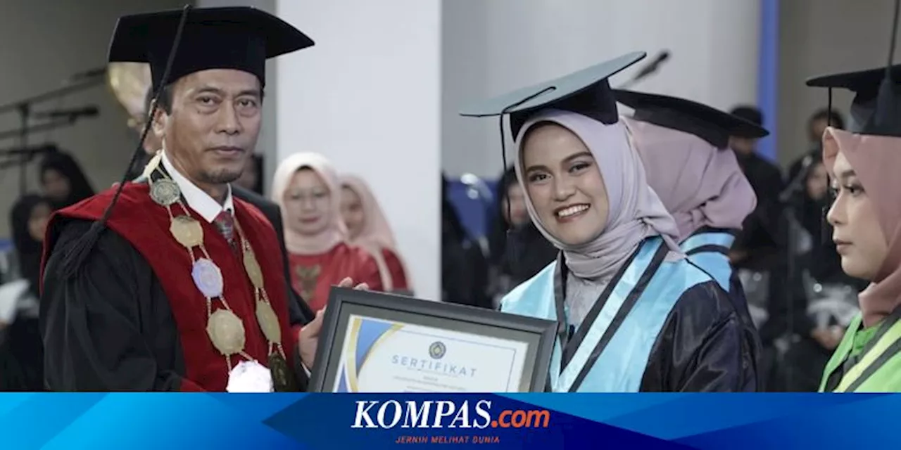 Kisah Dinda Pernah 'Gap Year' 2 Tahun, Kini Jadi Lulusan Terbaik