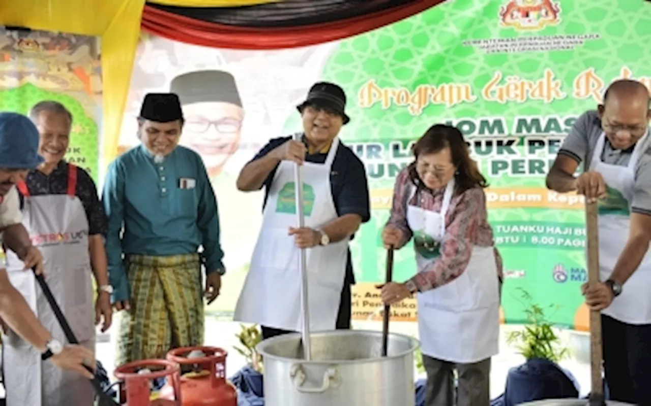 National Unity Ministry distributes 600,000 packets of bubur lambuk nationwide, says minister