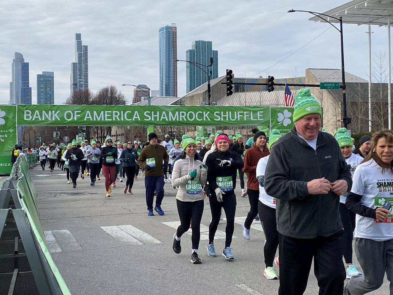 Thousands step off in annual Bank of America Shamrock Shuffle in Chicago