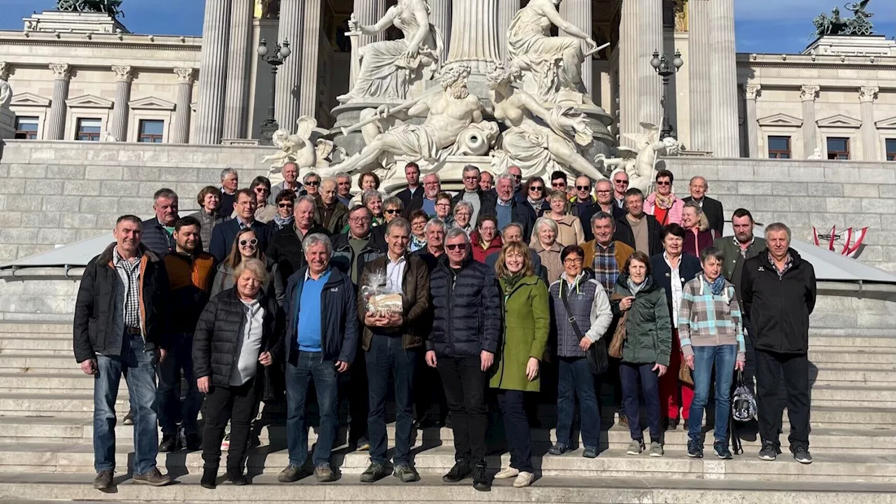 Bauern und Bäuerinnen der Region besuchten das Parlament in Wien