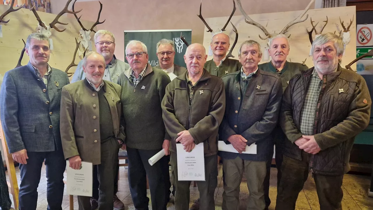 Bei der Hegeschau in Ottenschlag wurden alle Trophäen vorgelegt