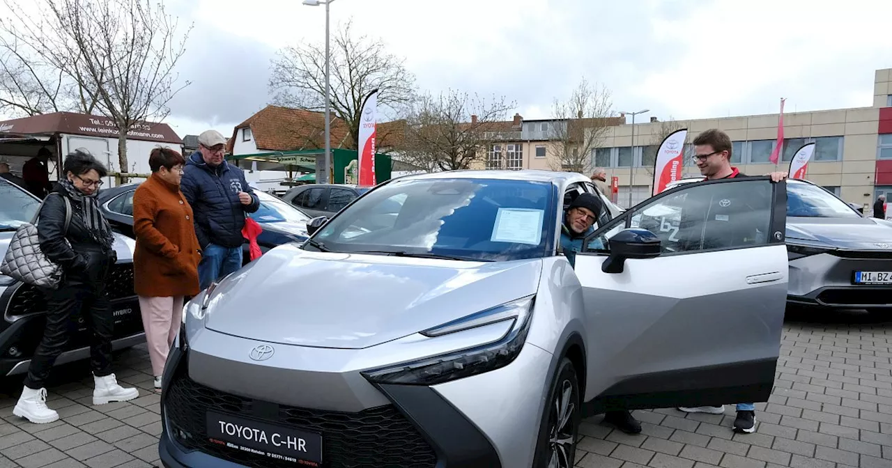 Rahdener Automesse lockt in die Innenstadt