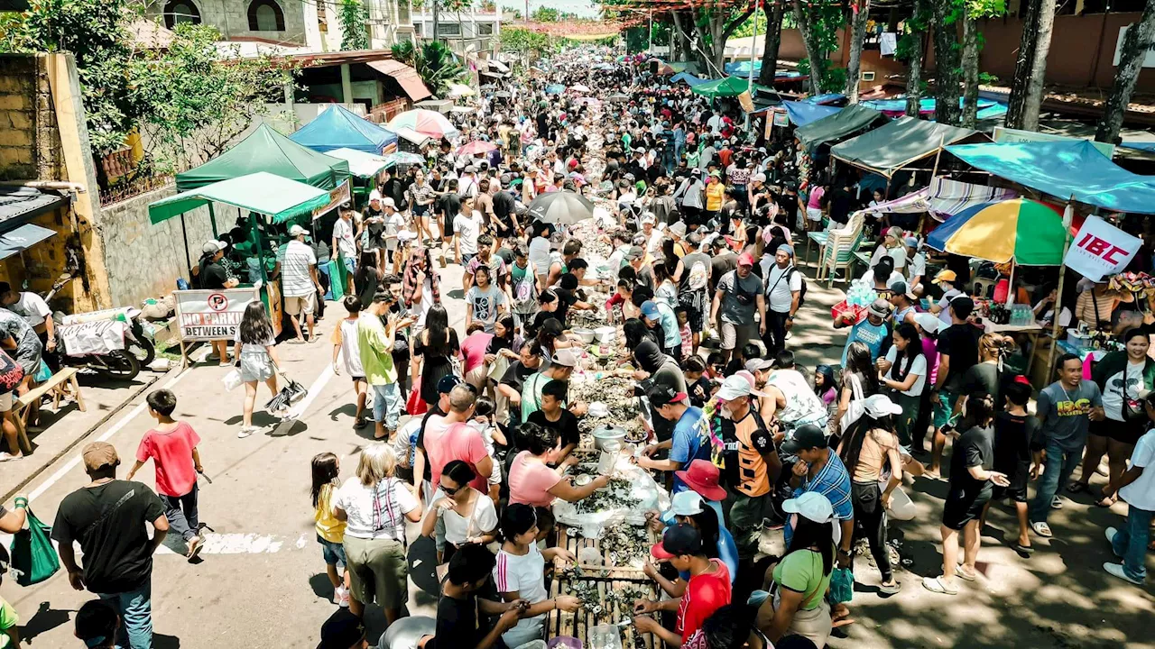 Negros Occidental oyster festival attracts hundreds of visitors