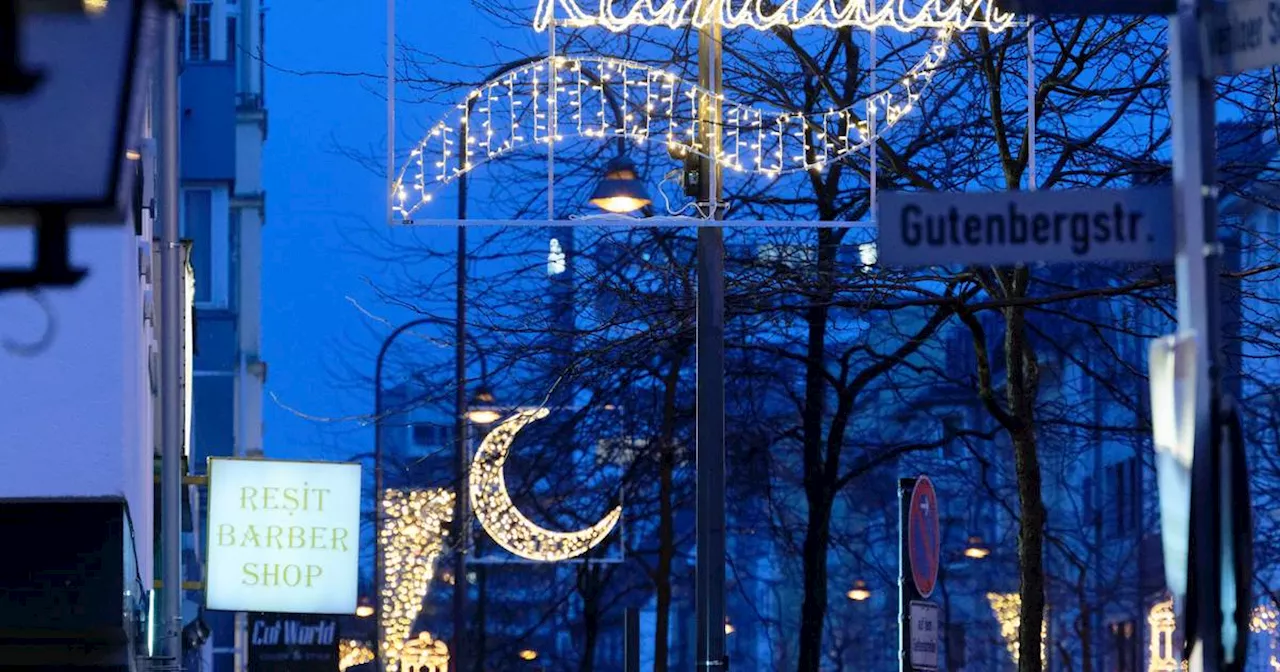 Ramadan-Beleuchtung in Köln: Was die Menschen in Ehrenfeld dazu sagen