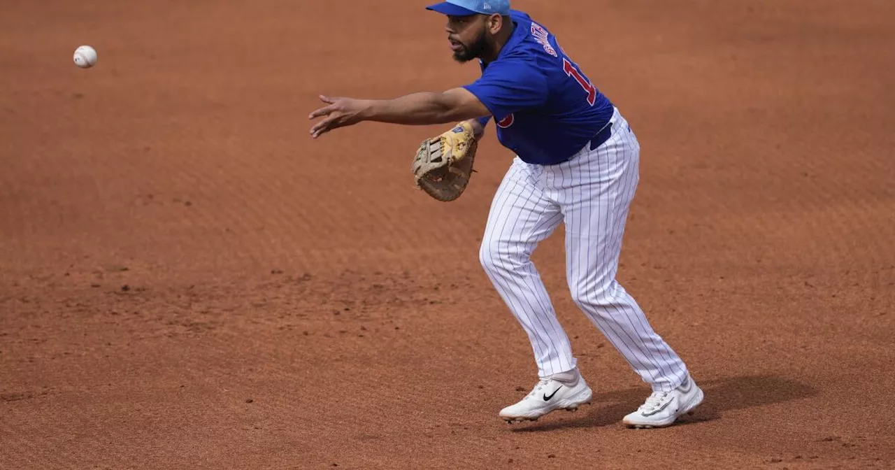 Cachorros dejan libres al relevista Carl Edwards Jr. y al jugador de cuadro Dominic Smith