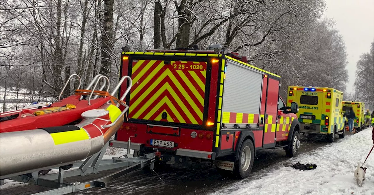 Barn igenom isen i Borlänge – vårdas på sjukhus