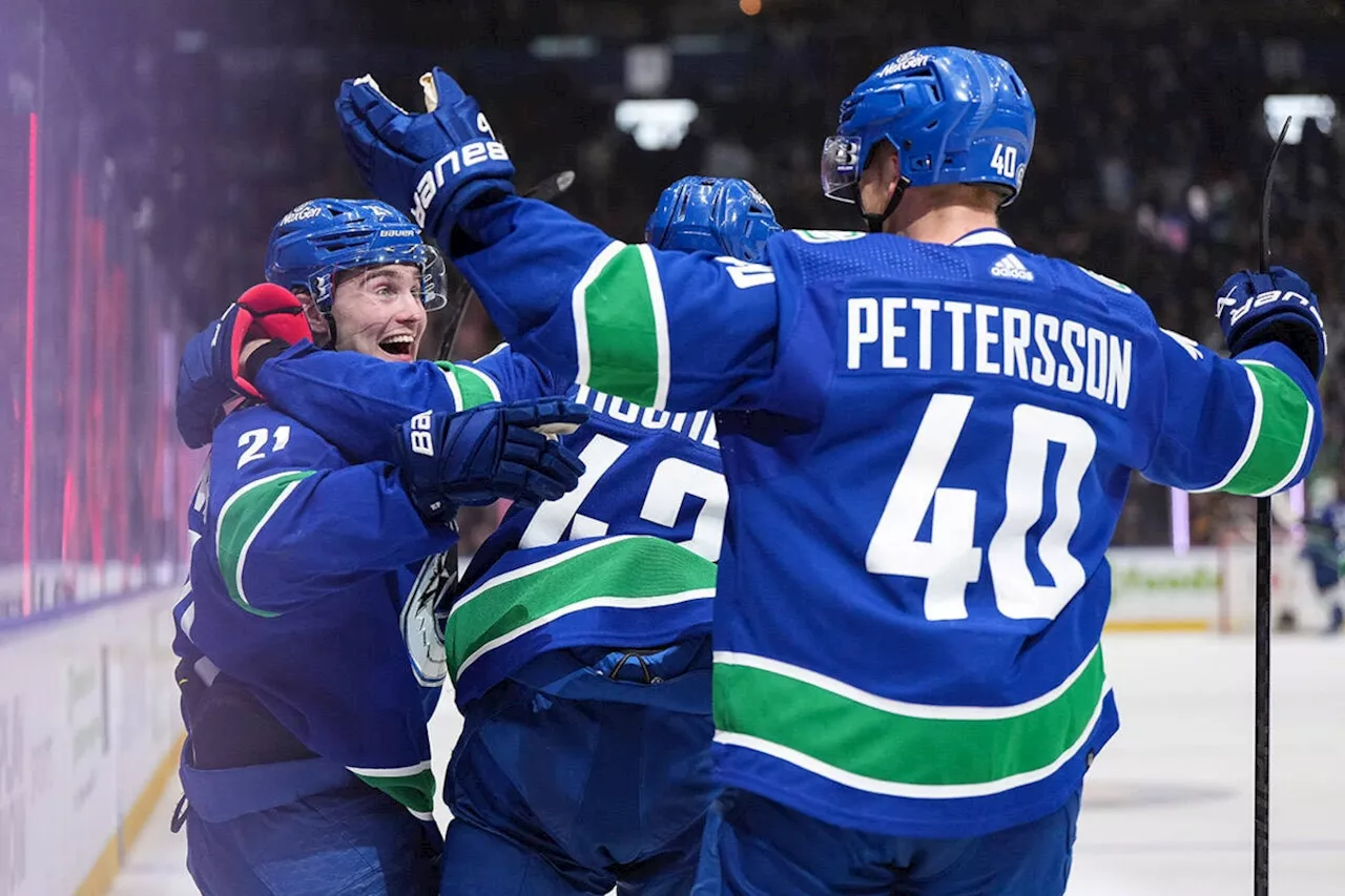 Hoglander scores 2 as Vancouver Canucks dump Calgary Flames 4-2