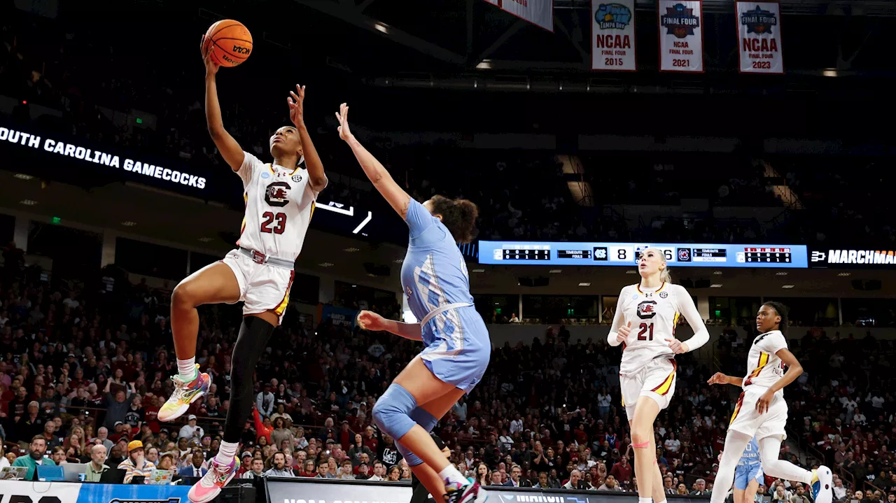 Fulwiley leads South Carolina women to 10th straight Sweet 16 with victory over North Carolina