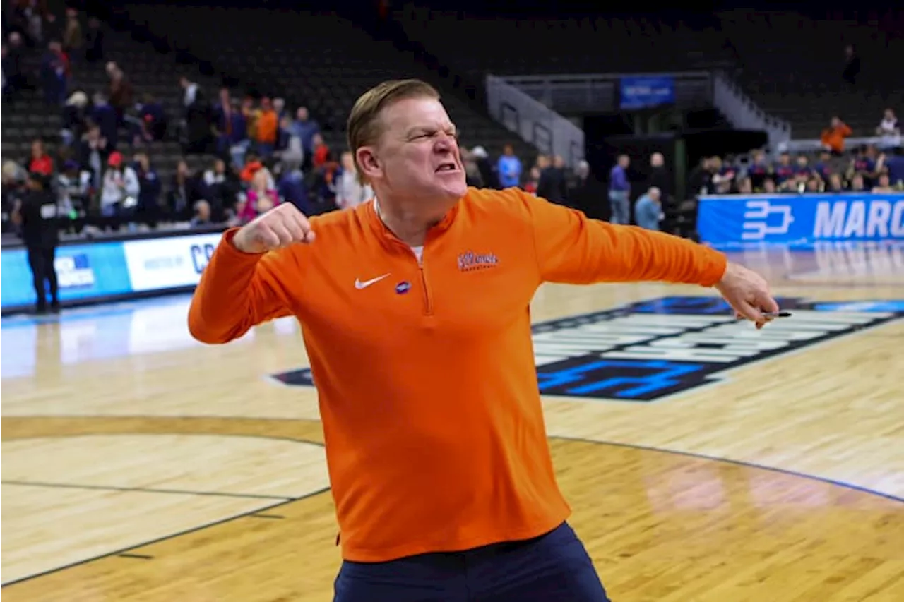 Illinois finally gets past opening weekend of March Madness with 89-63 rout of Duquesne