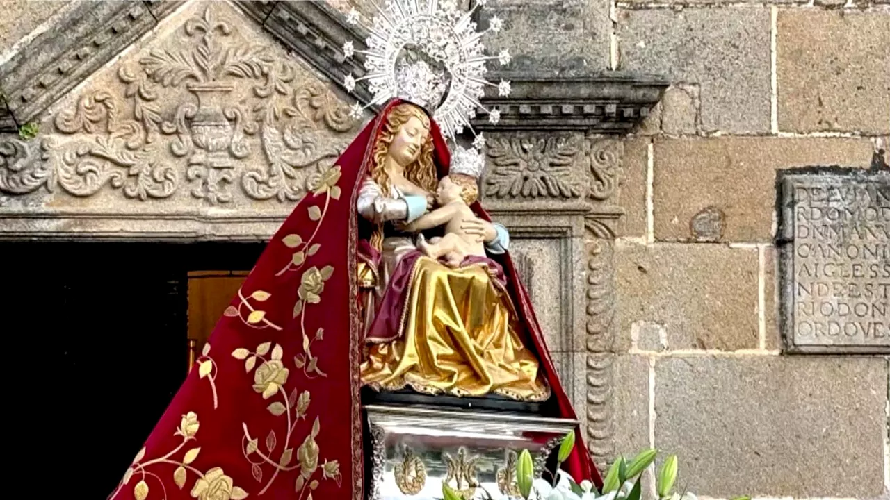 Roban la corona de la Virgen del Puerto junto a otras joyas en el Museo de la Catedral de Plasencia